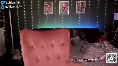 Snapshot of golden_miki chatting on 11, 2, 2025 Shy in the streets but a freak in the sheets online show from 11, 2, 2025