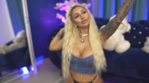 Snapshot of goldenamberx chatting on 30, 9, 2025 GoldenAmberX online show from 30, 9, 2025