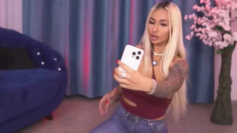 Snapshot of goldenamberx chatting on 14, 10, 2025 GoldenAmberX online show from 14, 10, 2025
