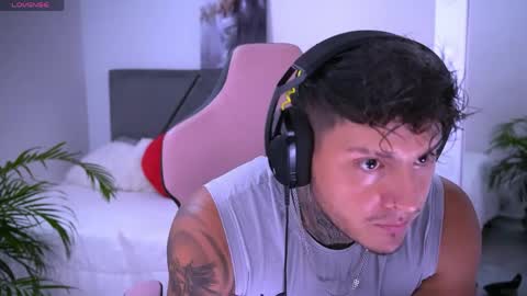 Snapshot of goldenatlasx chatting on 22, 4, 2026 goldenatlasx online show from 22, 4, 2026