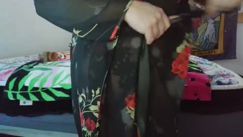 Snapshot of goldendelicious577600 chatting on 27, 4, 2026 XxPretentious PeachxX online show from 27, 4, 2026