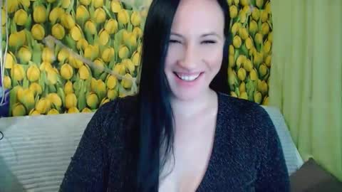 Snapshot of goldmoonn chatting on 19, 11, 2025 goldmoonn online show from 19, 11, 2025