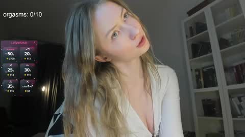 Snapshot of goodg_oddamn chatting on 17, 4, 2026 SOPHIE online show from 17, 4, 2026