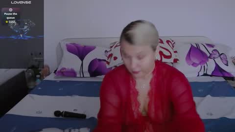 Snapshot of goodluckangel chatting on 4, 11, 2025 Elysa online show from 4, 11, 2025