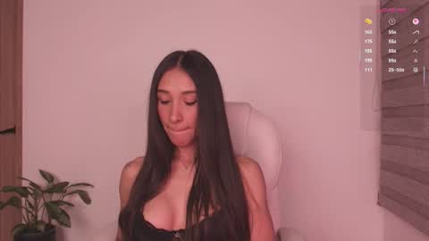 Snapshot of gorgeous_brunette chatting on 19, 6, 2026 Rose online show from 19, 6, 2026