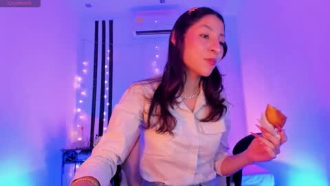 i am Jessi  I love animals and drawing I hope to get along with everyone. XOXO online show from 21, 2, 2026