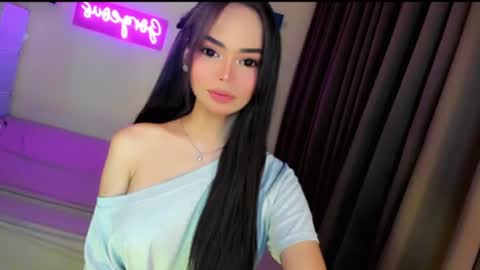 Snapshot of gorgeoustransgirl chatting on 22, 7, 2026 Emmy online show from 22, 7, 2026