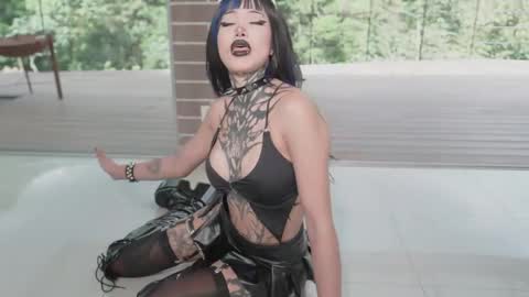 Snapshot of goth_dolll chatting on 25, 3, 2026 sophie Special celebration a the beach 300k followers 3011 and 0112 online show from 25, 3, 2026