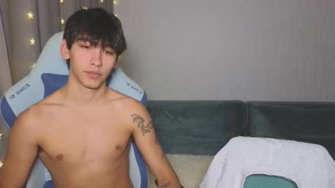 Snapshot of gothicxz chatting on 25, 10, 2025 HIMORI AND LISAPVT NAKED online show from 25, 10, 2025