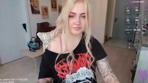 Snapshot of gothkittys chatting on 7, 3, 2026 traumfrau Kira angel face devil eyes I SELL A LOT VIDEO IN GALLERY online show from 7, 3, 2026