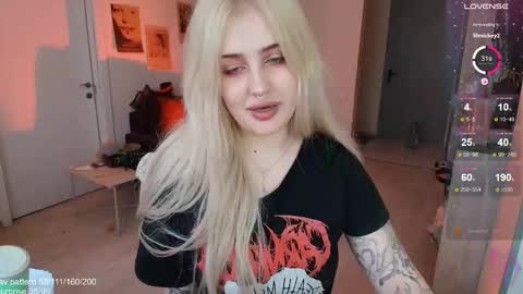 Snapshot of gothkittys chatting on 16, 3, 2026 traumfrau Kira angel face devil eyes I SELL A LOT VIDEO IN GALLERY online show from 16, 3, 2026