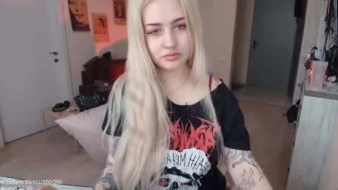 Snapshot of gothkittys chatting on 25, 3, 2026 traumfrau Kira angel face devil eyes I SELL A LOT VIDEO IN GALLERY online show from 25, 3, 2026