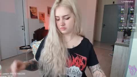 Snapshot of gothkittys chatting on 31, 3, 2026 traumfrau Kira angel face devil eyes I SELL A LOT VIDEO IN GALLERY online show from 31, 3, 2026