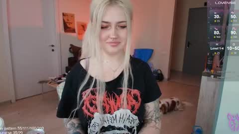 Snapshot of gothkittys chatting on 11, 4, 2026 traumfrau Kira angel face devil eyes I SELL A LOT VIDEO IN GALLERY online show from 11, 4, 2026