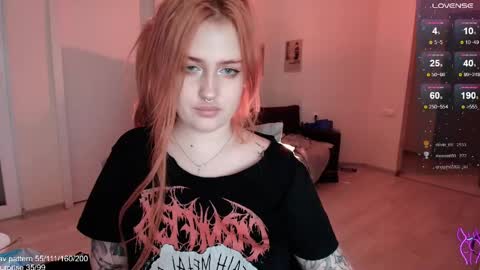Snapshot of gothkittys chatting on 15, 4, 2026 traumfrau Kira angel face devil eyes I SELL A LOT VIDEO IN GALLERY online show from 15, 4, 2026