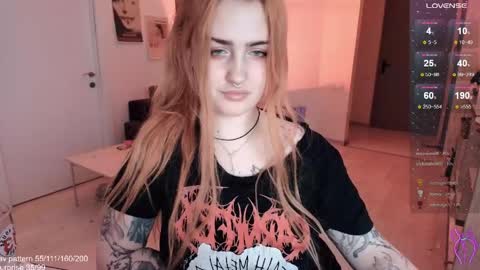 Snapshot of gothkittys chatting on 30, 4, 2026 traumfrau Kira angel face devil eyes I SELL A LOT VIDEO IN GALLERY online show from 30, 4, 2026