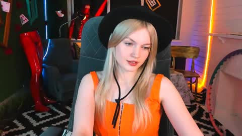 Snapshot of graceglamour chatting on 23, 12, 2024 Grace Glamour online show from 23, 12, 2024