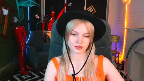 Snapshot of graceglamour chatting on 23, 12, 2024 Grace Glamour online show from 23, 12, 2024