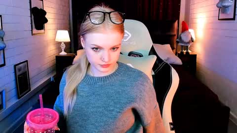 Snapshot of graceglamour chatting on 14, 1, 2025 Grace Glamour online show from 14, 1, 2025