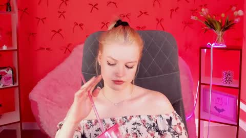 Snapshot of graceglamour chatting on 22, 1, 2025 Grace Glamour online show from 22, 1, 2025