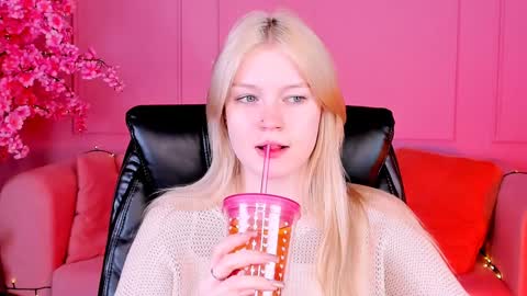 Snapshot of graceglamour chatting on 4, 2, 2025 Grace Glamour online show from 4, 2, 2025