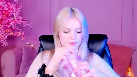 Snapshot of graceglamour chatting on 4, 2, 2025 Grace Glamour online show from 4, 2, 2025
