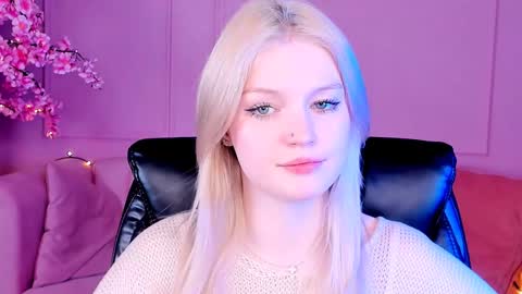 Snapshot of graceglamour chatting on 4, 2, 2025 Grace Glamour online show from 4, 2, 2025