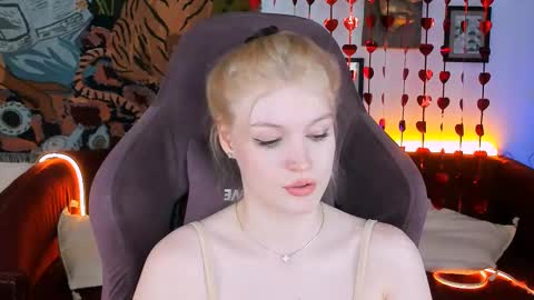 Snapshot of graceglamour chatting on 15, 2, 2025 Grace Glamour online show from 15, 2, 2025