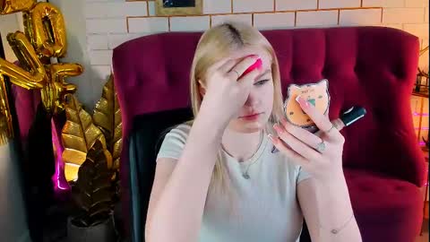 Snapshot of graceglamour chatting on 3, 3, 2025 Grace Glamour online show from 3, 3, 2025