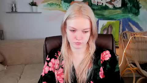Snapshot of graceglamour chatting on 12, 3, 2025 Grace Glamour online show from 12, 3, 2025