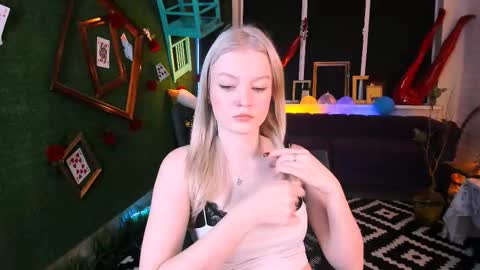 Snapshot of graceglamour chatting on 16, 10, 2025 Grace Glamour online show from 16, 10, 2025