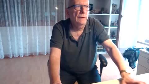 Snapshot of grandpach chatting on 5, 5, 2026 grandpach online show from 5, 5, 2026