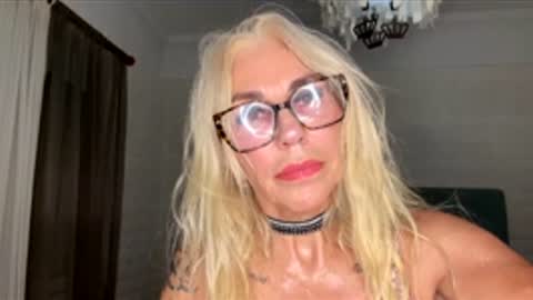 Snapshot of granny_antzellax1 chatting on 28, 4, 2026 Antzella Granny online show from 28, 4, 2026