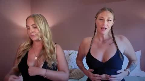 Snapshot of green_eyed_goddess_ chatting on 6, 1, 2026 Green Eyed Goddess online show from 6, 1, 2026