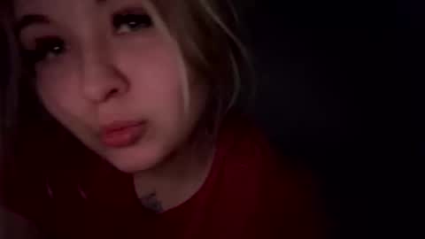 Snapshot of green_eyes_twinkl chatting on 15, 3, 2026 Lina 3 online show from 15, 3, 2026