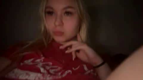 Snapshot of green_eyes_twinkl chatting on 6, 4, 2026 Lina 3 online show from 6, 4, 2026