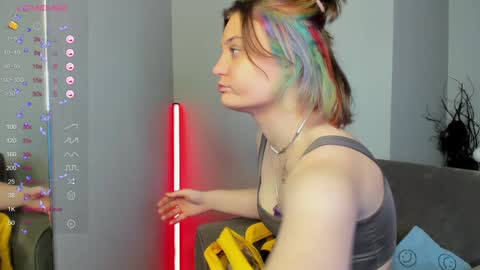 Snapshot of greenelfapril chatting on 6, 1, 2025 April online show from 6, 1, 2025