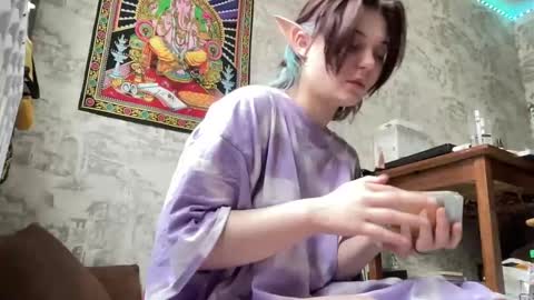 Snapshot of greenelfapril chatting on 17, 2, 2025 April online show from 17, 2, 2025