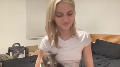 mila 3 online show from 5, 1, 2025