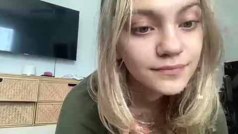 mila 3 online show from 10, 2, 2025