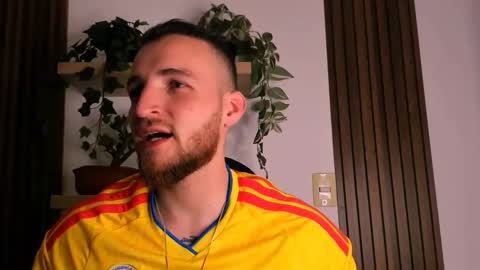 Snapshot of greeneyes_col chatting on 20, 11, 2025 Juan online show from 20, 11, 2025