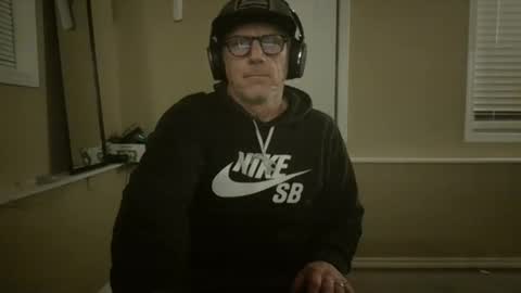 Snapshot of greenrooster1 chatting on 9, 10, 2025 greenrooster1 online show from 9, 10, 2025