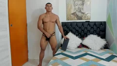 Snapshot of gregortrex22 chatting on 19, 7, 2026 gregorx tina muscle online show from 19, 7, 2026
