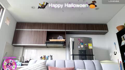 Snapshot of greta_miss chatting on 28, 10, 2025 Emmy online show from 28, 10, 2025