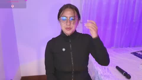 Snapshot of gretta_lane chatting on 17, 4, 2026 Jenny online show from 17, 4, 2026