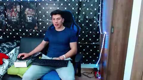 griego01 online show from 9, 10, 2025