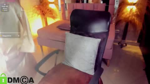    online show from 14, 11, 2025