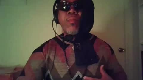 Snapshot of grovestbottom chatting on 5, 4, 2026 grovestbottom online show from 5, 4, 2026