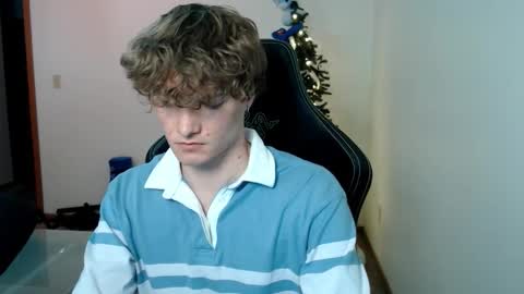 Snapshot of gucciboi4 chatting on 6, 1, 2026 gucciboi4 online show from 6, 1, 2026