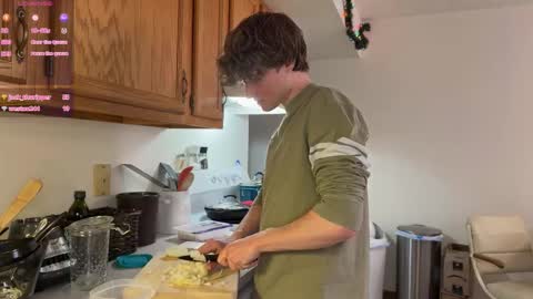 Snapshot of gucciboi4 chatting on 1, 2, 2026 gucciboi4 online show from 1, 2, 2026